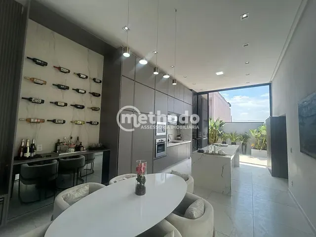 Casa com 200m² 2 quartos e 2 banheiros, à venda, no bairro Vila Monte Alegre em Paulínia