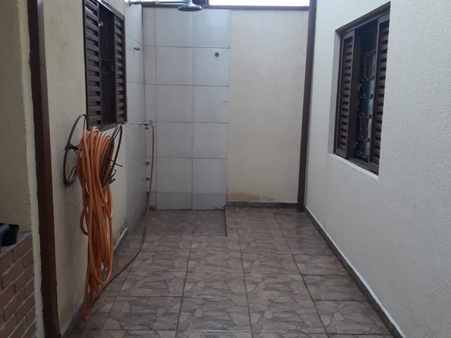 Casa com 300m² 3 quartos e 2 banheiros, à venda, no bairro Residencial Comercial Vila Verde em Pindamonhangaba