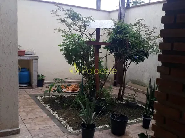 Casa com 300m² 3 quartos e 2 banheiros, à venda, no bairro Residencial Comercial Vila Verde em Pindamonhangaba