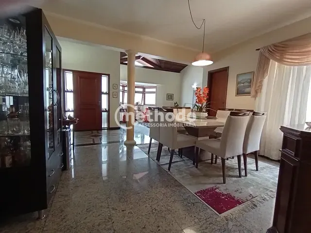 Casa com 420m² 3 quartos e 3 banheiros, à venda, no bairro Parque São Quirino em Campinas