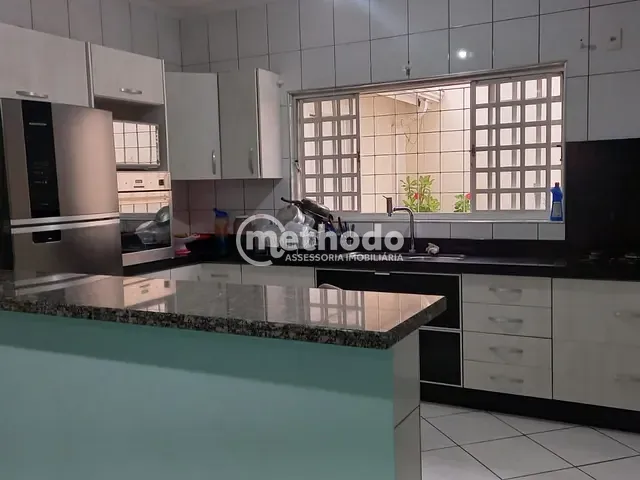 Casa com 330m² 4 quartos e 2 banheiros, à venda, no bairro Parque Via Norte em Campinas