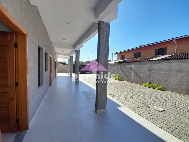 Casa com 100m² 2 quartos e 3 banheiros, à venda, no bairro Jardim Mariella em Caraguatatuba
