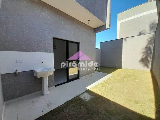 Casa com 100m² 2 quartos e 3 banheiros, à venda, no bairro Jardim Mariella em Caraguatatuba