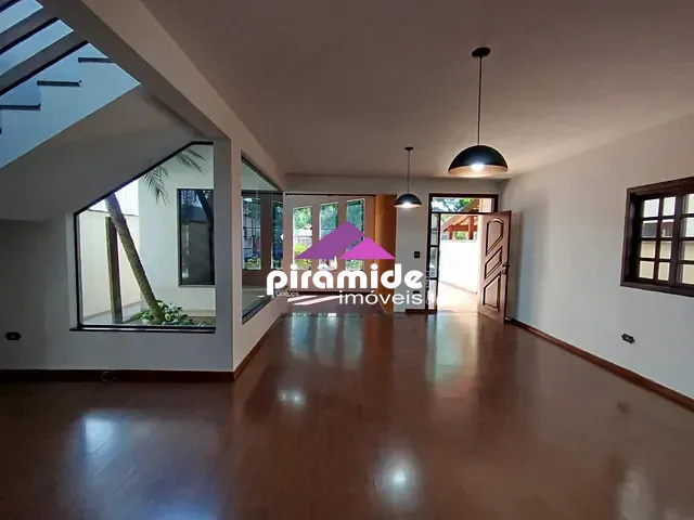 Casa com 252m², à venda, no bairro Urbanova em São José dos Campos
