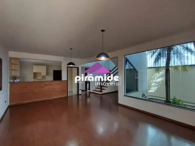 Casa com 252m², à venda, no bairro Urbanova em São José dos Campos