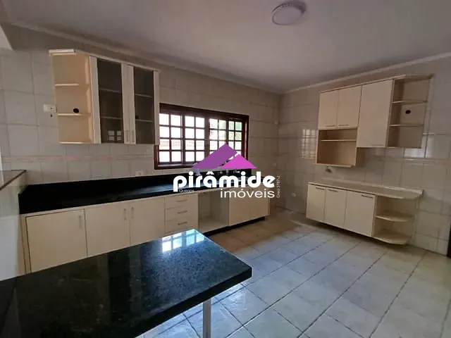 Casa com 252m², à venda, no bairro Urbanova em São José dos Campos