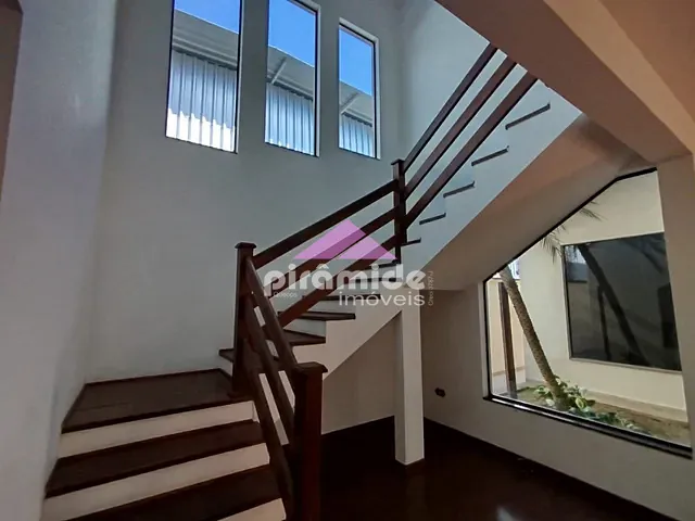 Casa com 252m², à venda, no bairro Urbanova em São José dos Campos