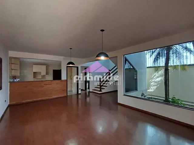 Casa com 252m², à venda, no bairro Urbanova em São José dos Campos