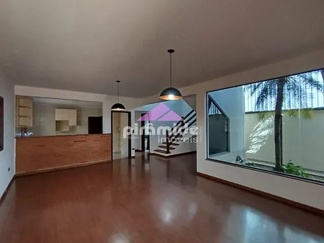 Casa com 252m², à venda, no bairro Urbanova em São José dos Campos