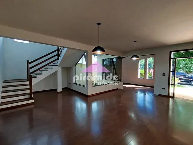 Casa com 252m², à venda, no bairro Urbanova em São José dos Campos