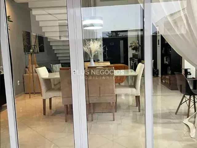 Casa com 246m² 4 quartos e 5 banheiros, para alugar, no bairro Jardim Golden Park Residencial em Sorocaba