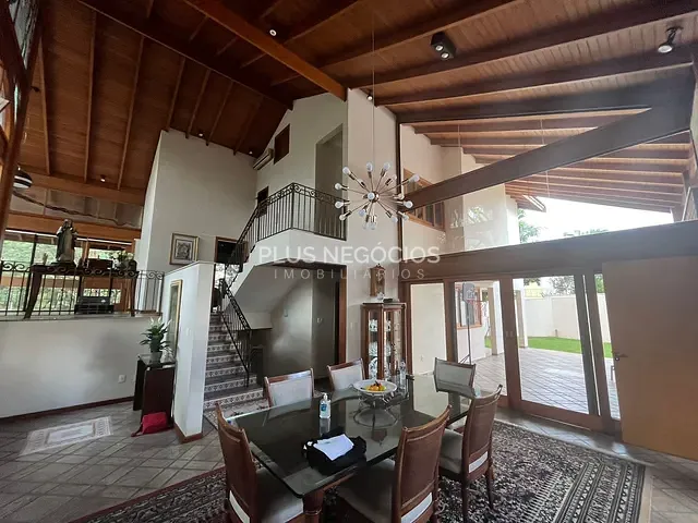 Casa com 780m² 4 quartos e 6 banheiros, à venda, no bairro Parque Campolim em Sorocaba