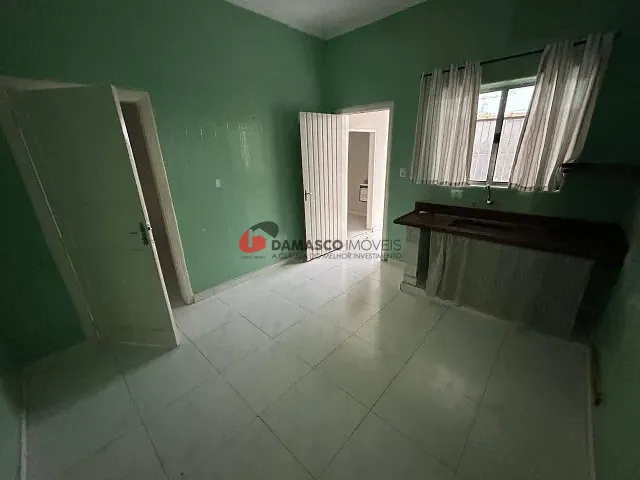 Casa 2 quartos e 1 banheiro, para alugar, no bairro Olímpico em São Caetano do Sul