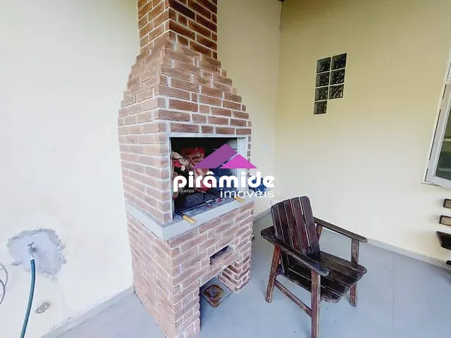 Casa com 209m² 5 quartos e 2 banheiros, à venda, no bairro Martim de Sá em Caraguatatuba