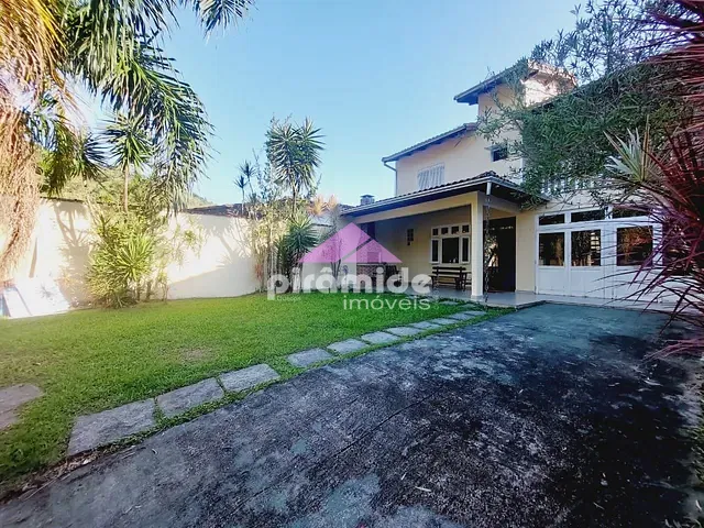 Casa com 209m² 5 quartos e 2 banheiros, à venda, no bairro Martim de Sá em Caraguatatuba
