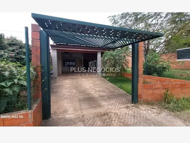 Casa com 295m² 3 quartos e 2 banheiros, à venda ou para alugar, no bairro Caguassu em Sorocaba