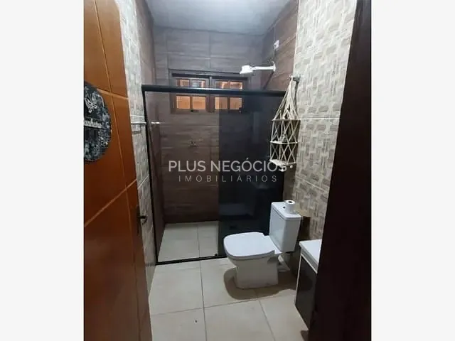 Casa com 295m² 3 quartos e 2 banheiros, à venda ou para alugar, no bairro Caguassu em Sorocaba