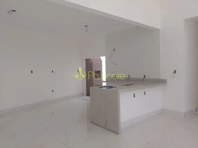 Casa com 302m² 3 quartos e 3 banheiros, à venda, no bairro Bairro do Grama em Caçapava