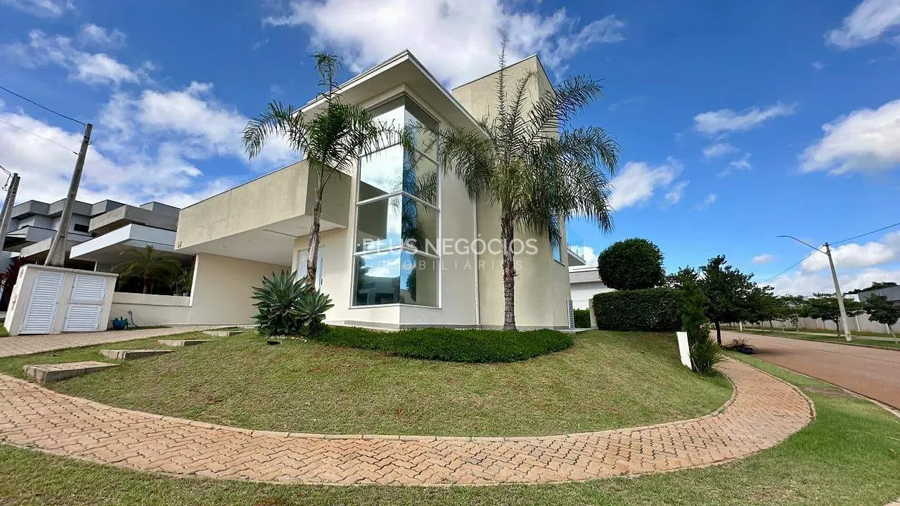 Casa, 3 quartos, 249 m² - Foto 1