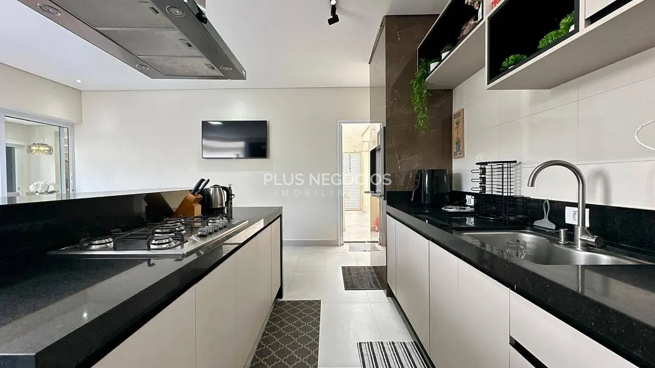 Casa, 3 quartos, 249 m² - Foto 37