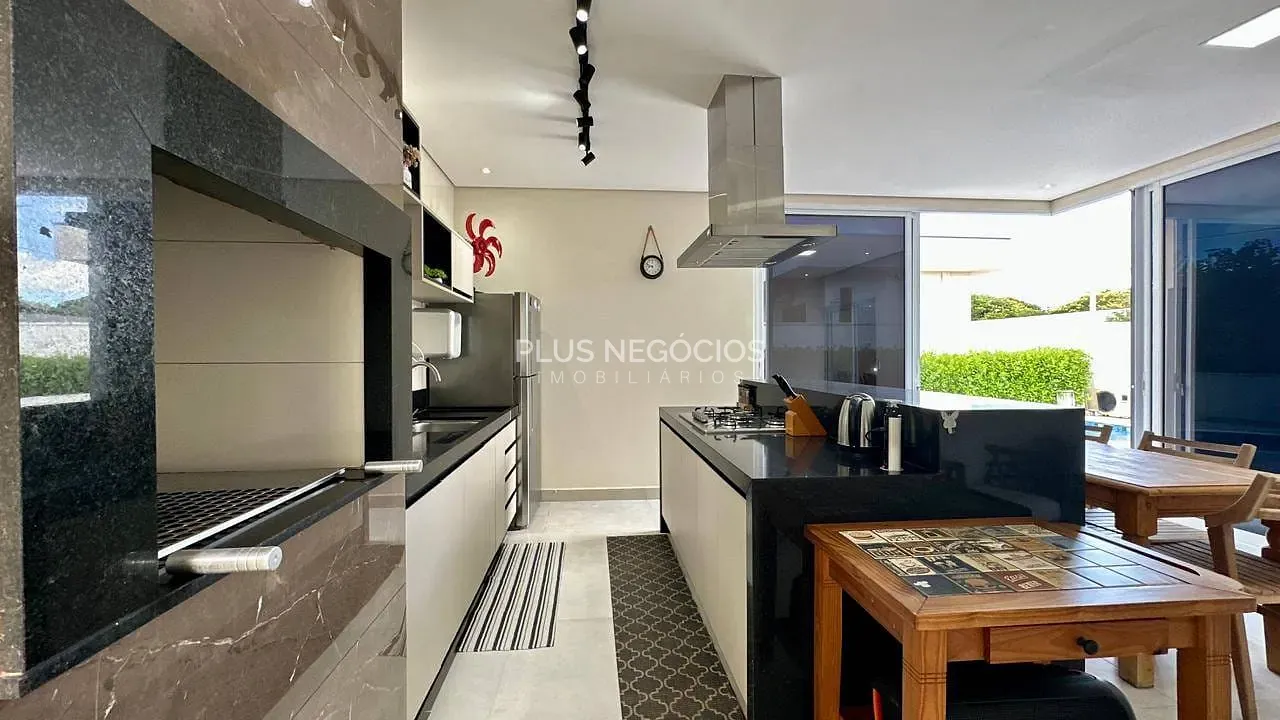 Casa, 3 quartos, 249 m² - Foto 36