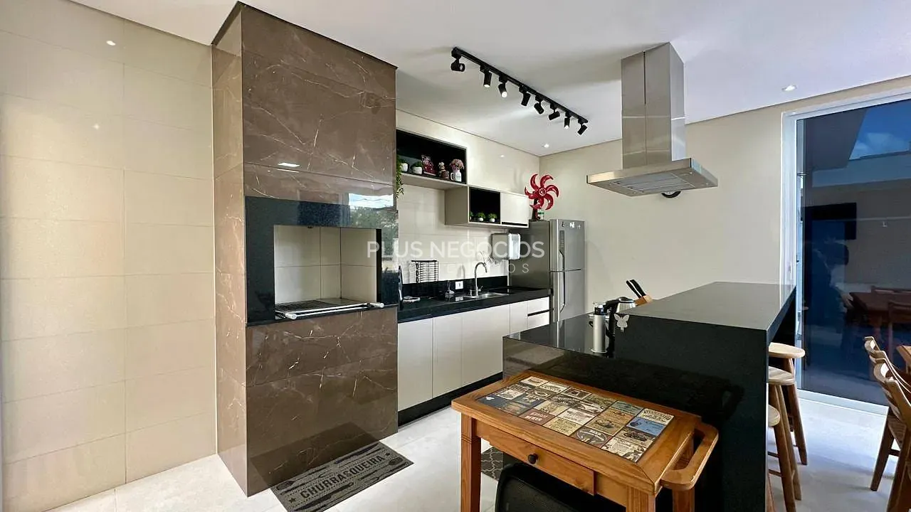 Casa, 3 quartos, 249 m² - Foto 35