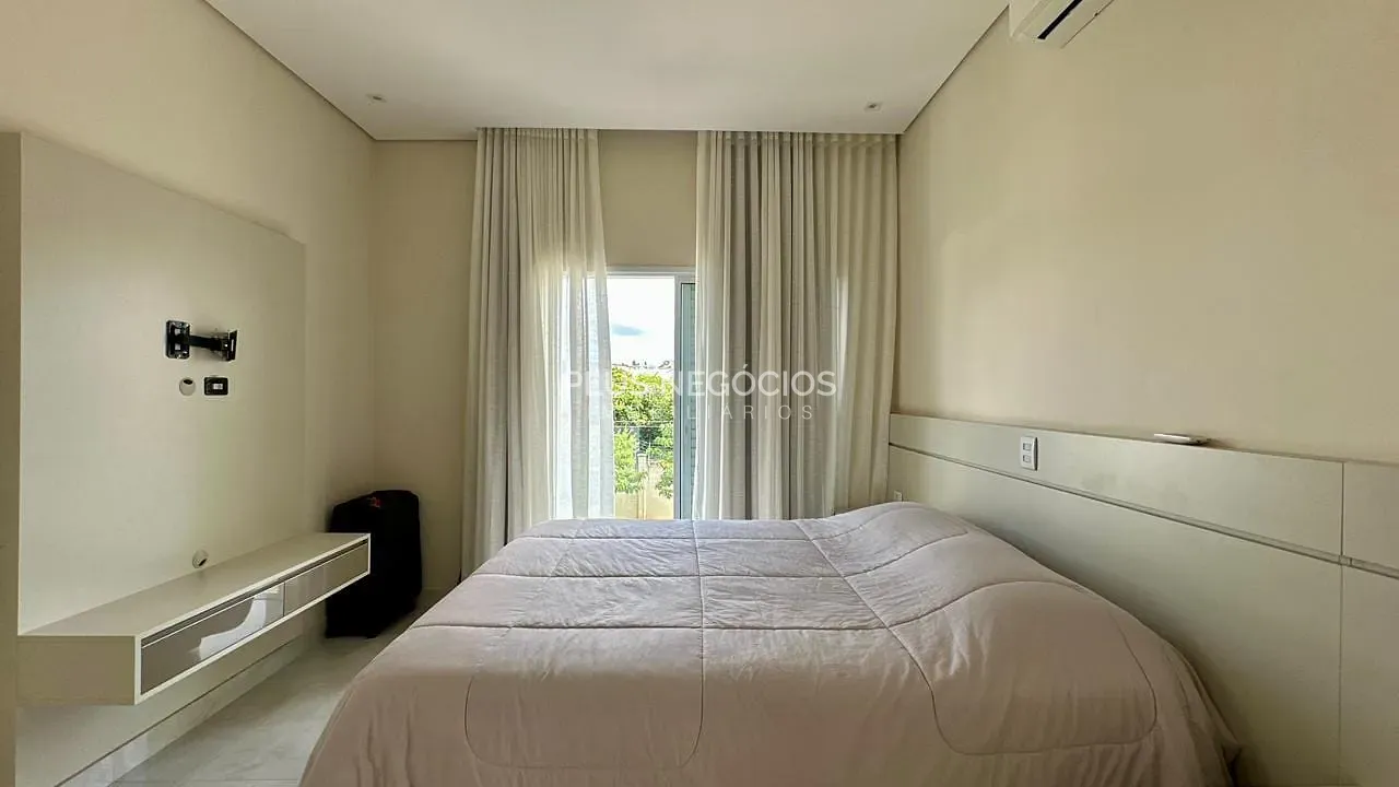 Casa, 3 quartos, 249 m² - Foto 24