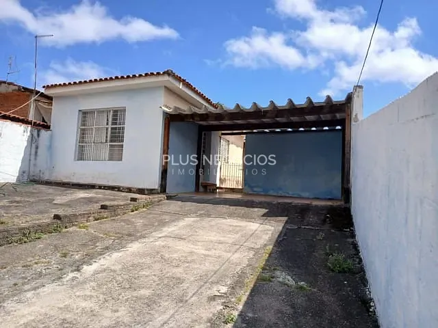 Casa com 300m² 3 quartos e 2 banheiros, à venda, no bairro Vila Santa Tereza em Sorocaba