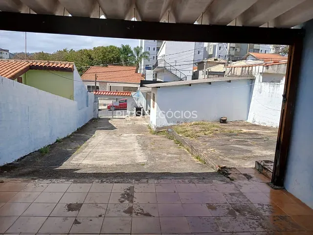 Casa com 300m² 3 quartos e 2 banheiros, à venda, no bairro Vila Santa Tereza em Sorocaba