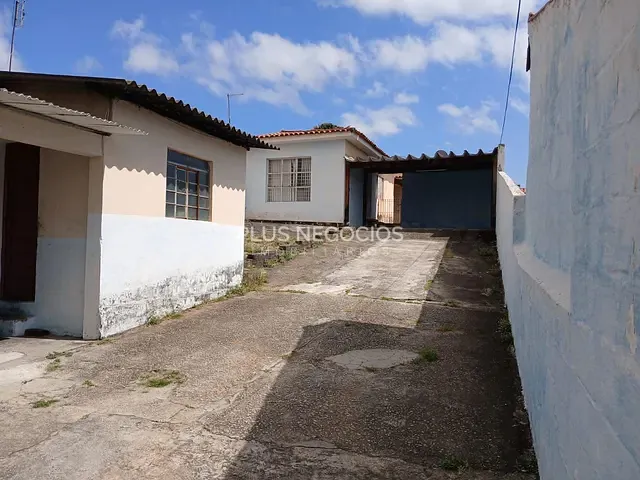 Casa com 300m² 3 quartos e 2 banheiros, à venda, no bairro Vila Santa Tereza em Sorocaba