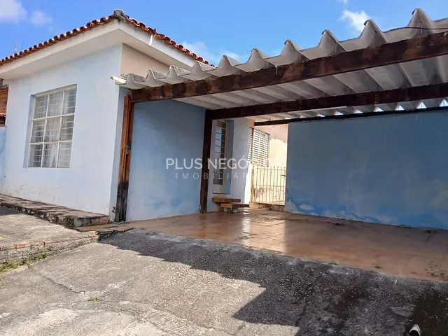 Casa com 300m² 3 quartos e 2 banheiros, à venda, no bairro Vila Santa Tereza em Sorocaba