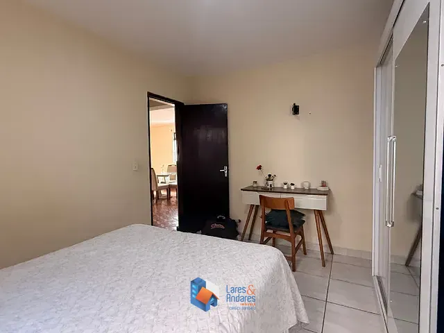 Casa com 360m² 4 quartos e 2 banheiros, à venda, no bairro Chácara Santa Maria em São Paulo