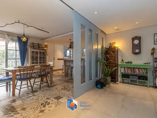 Casa com 330m² 3 quartos e 6 banheiros, à venda, no bairro Vila São Francisco em São Paulo