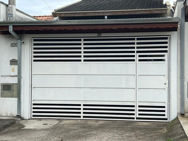 Casa 2 quartos e 2 banheiros, à venda, no bairro Residencial Mombaça em Pindamonhangaba