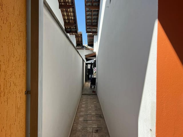 Casa 2 quartos e 2 banheiros, à venda, no bairro Residencial Mombaça em Pindamonhangaba