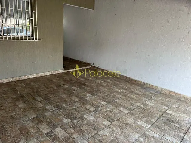 Casa 2 quartos e 2 banheiros, à venda, no bairro Residencial Mombaça em Pindamonhangaba