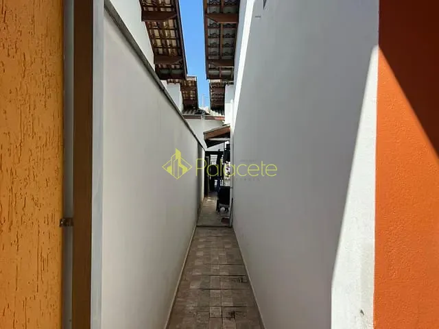 Casa 2 quartos e 2 banheiros, à venda, no bairro Residencial Mombaça em Pindamonhangaba