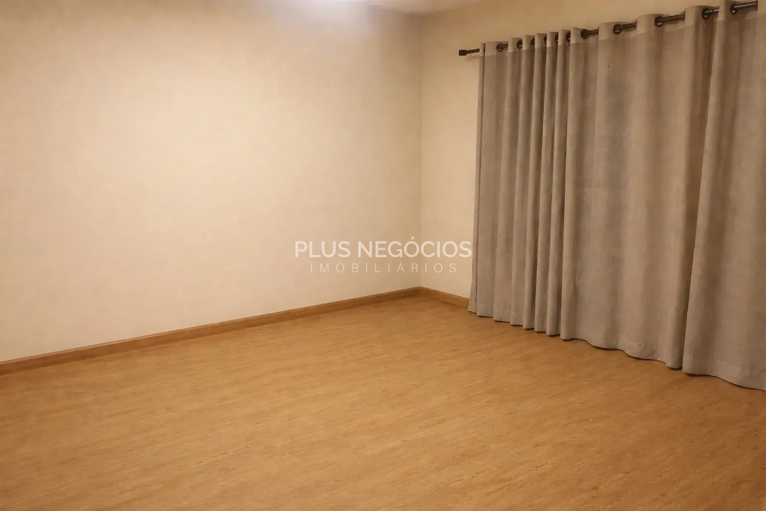 Casa, 4 quartos, 250 m² - Foto 1