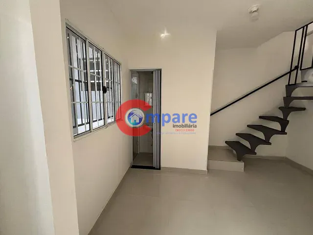 Casa 2 quartos e 1 banheiro, para alugar, no bairro Jardim Paraíso em Guarulhos