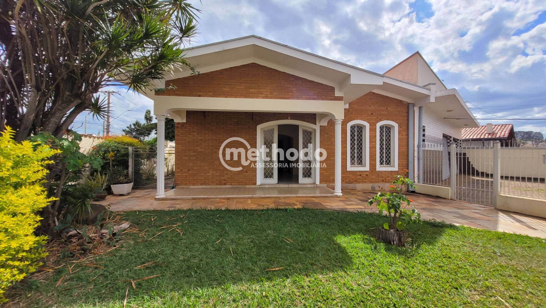 Casa, 5 quartos, 323 m² - Foto 2