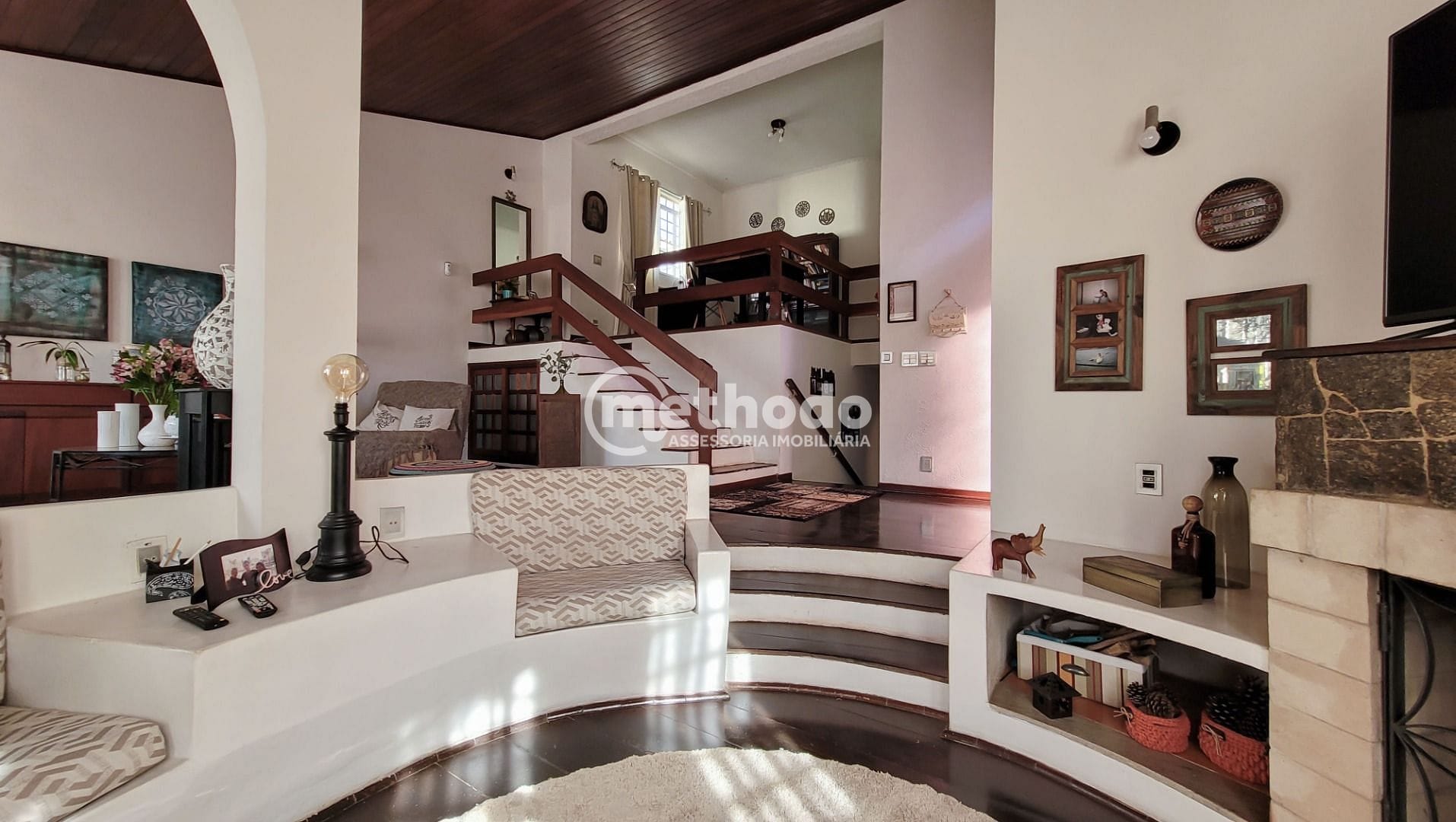Casa, 4 quartos, 235 m² - Foto 1