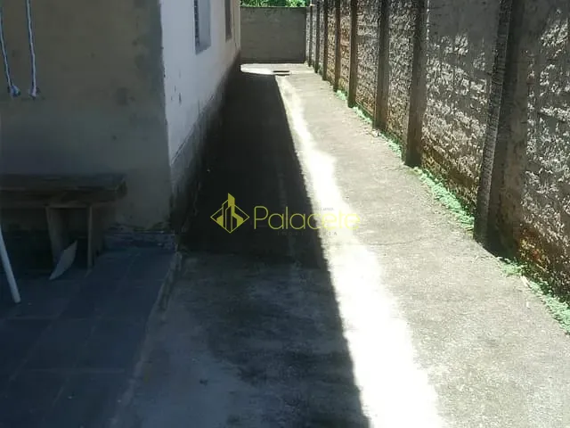 Casa com 420m² 3 quartos e 1 banheiro, à venda, no bairro Vila São João em Pindamonhangaba