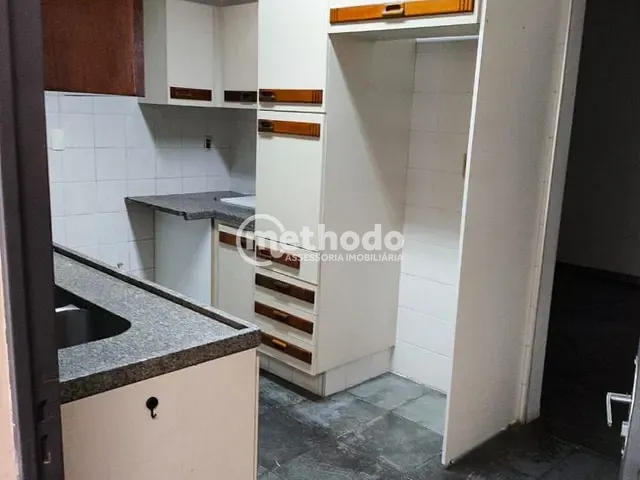 Casa com 368m² 3 quartos e 3 banheiros, à venda, no bairro Parque São Quirino em Campinas
