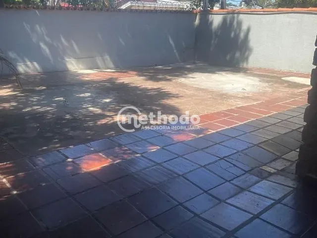 Casa com 450m² 3 quartos e 2 banheiros, à venda, no bairro Cidade Universitária em Campinas