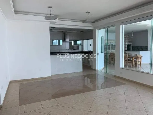 Casa com 350m² 3 quartos e 5 banheiros, à venda ou para alugar, no bairro Parque Residencial Villa dos Inglezes em Sorocaba