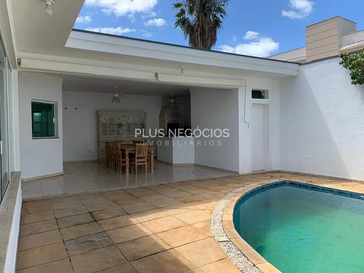 Casa, 3 quartos, 300 m² - Foto 1