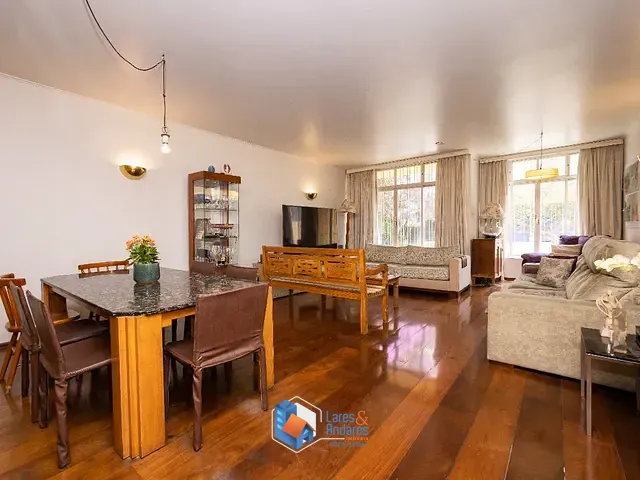 Casa com 256m² 5 quartos e 4 banheiros, à venda, no bairro Vila Madalena em São Paulo