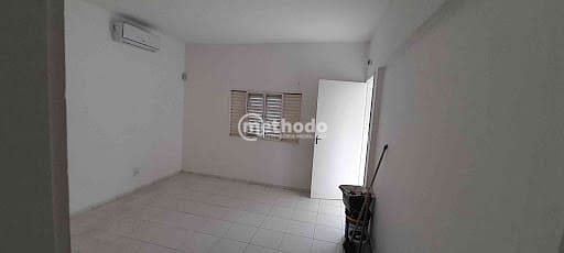 Casa, 3 quartos, 250 m² - Foto 2