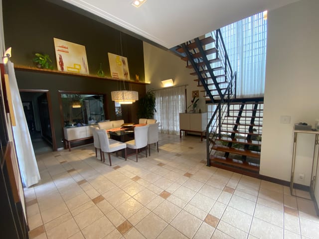 Casa com 600m² 3 quartos e 2 banheiros, à venda, no bairro Internacional Park em Guaratinguetá