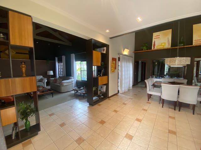 Casa com 600m² 3 quartos e 2 banheiros, à venda, no bairro Internacional Park em Guaratinguetá
